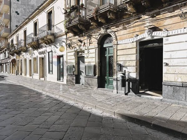 locale commerciale in vendita ad Augusta