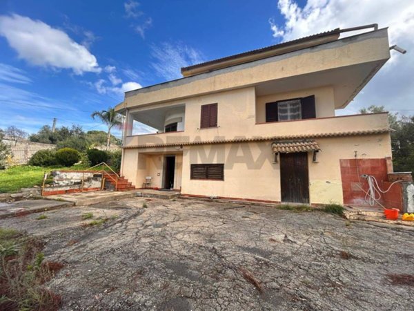 casa indipendente in vendita ad Augusta