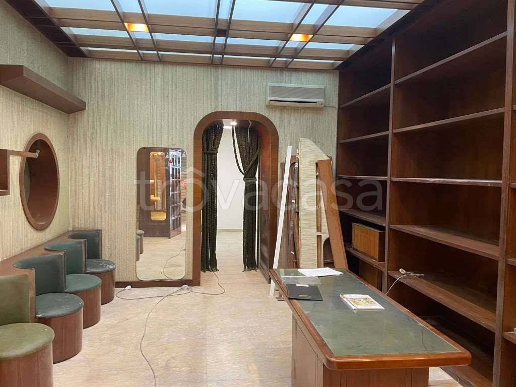 negozio in vendita ad Augusta