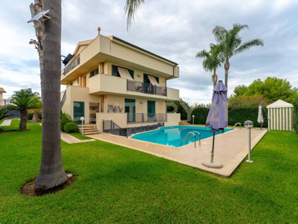 casa indipendente in vendita ad Augusta