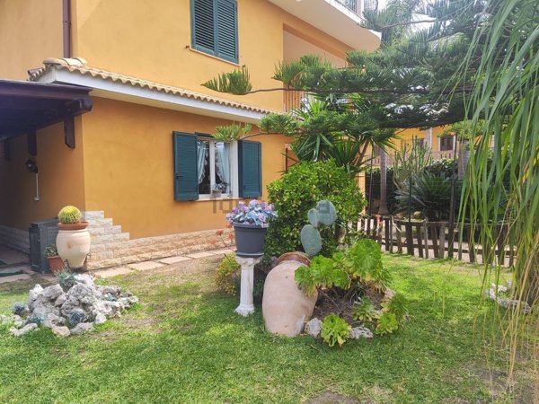 casa indipendente in vendita ad Augusta