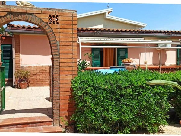 casa indipendente in vendita ad Augusta