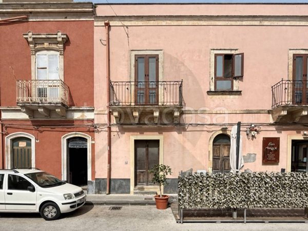 negozio in vendita ad Augusta