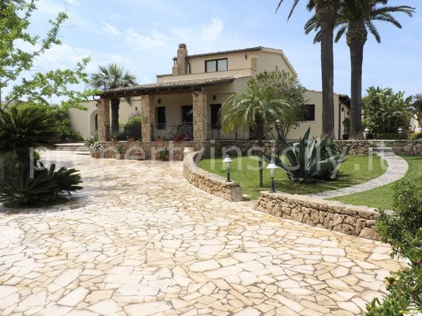 casa indipendente in vendita ad Augusta