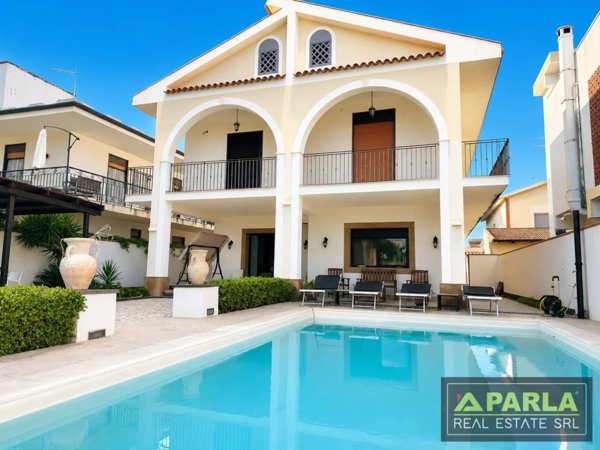 casa indipendente in vendita ad Augusta