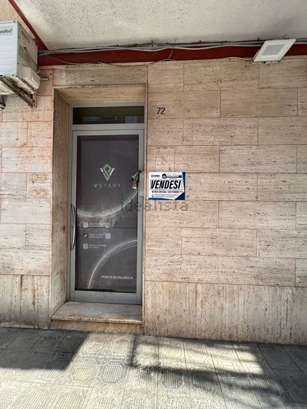 locale commerciale in vendita ad Augusta