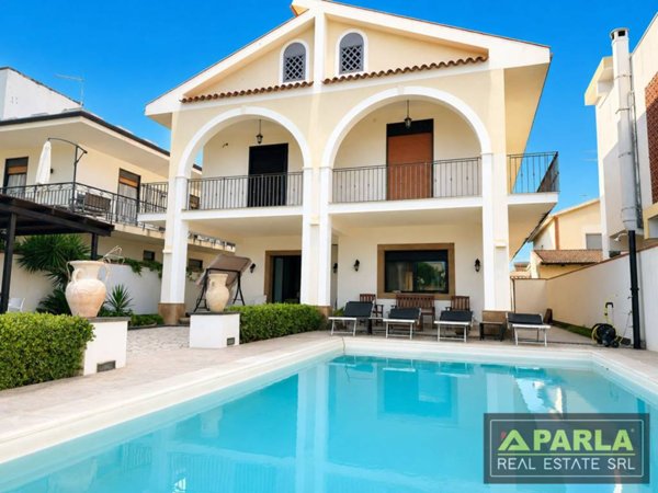 casa indipendente in vendita ad Augusta