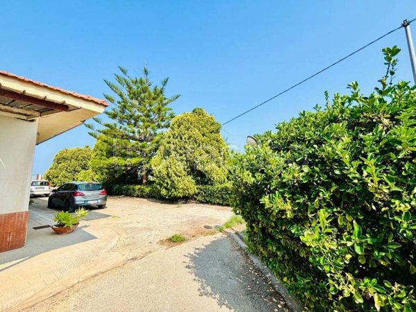 casa indipendente in vendita ad Augusta