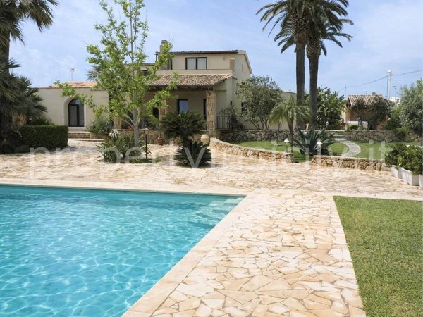 casa indipendente in vendita ad Augusta