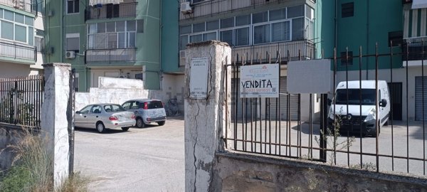 box auto in vendita ad Augusta