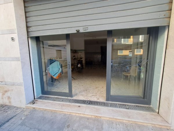 locale commerciale in vendita ad Augusta