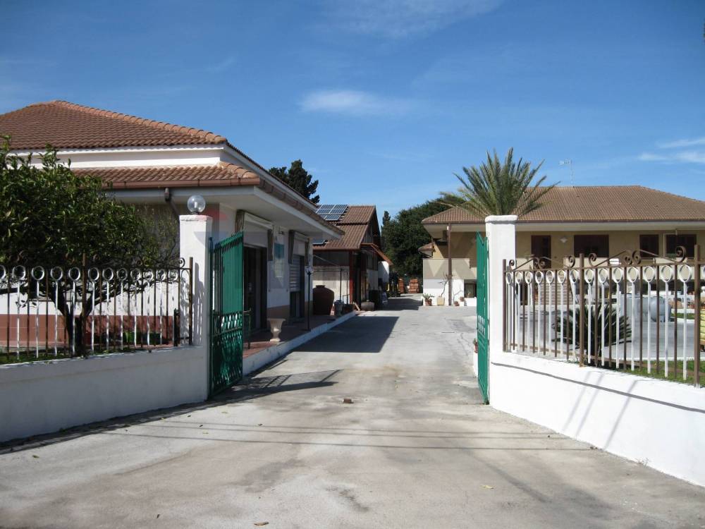 locale commerciale in vendita ad Augusta