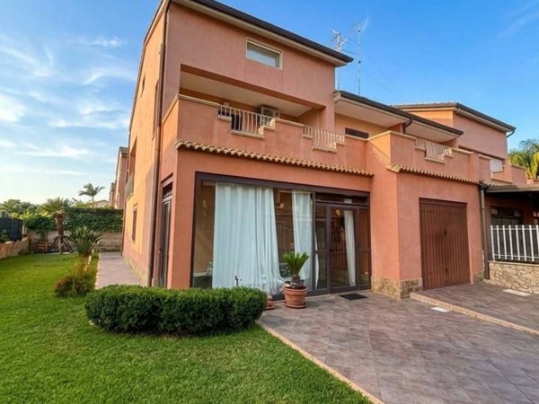 casa indipendente in vendita ad Augusta