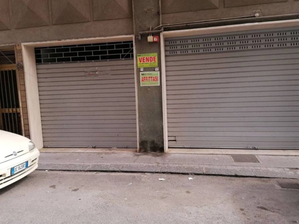 locale commerciale in vendita ad Augusta