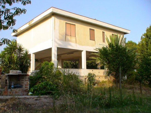 casa indipendente in vendita ad Avola