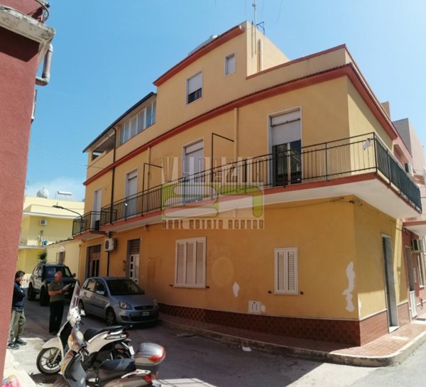 casa indipendente in vendita ad Avola