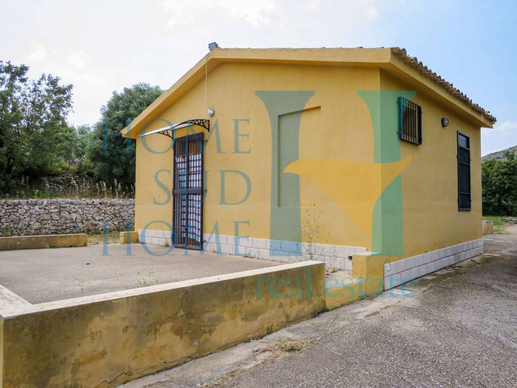 casa indipendente in vendita ad Avola