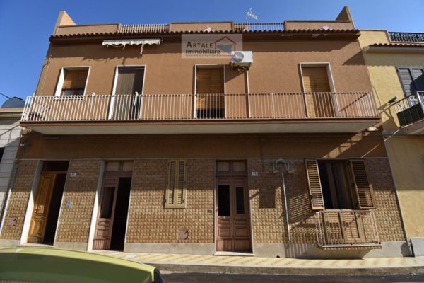 casa indipendente in vendita ad Avola
