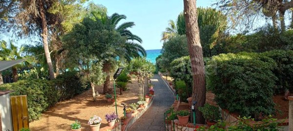 casa indipendente in vendita ad Avola
