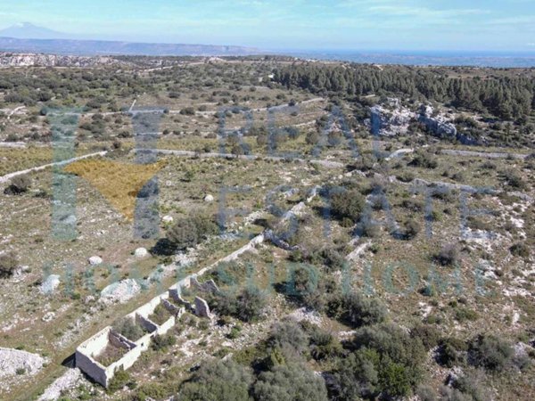 casa indipendente in vendita ad Avola