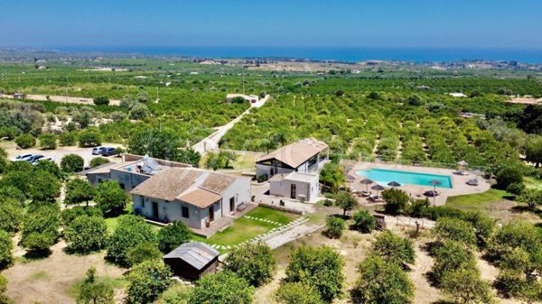 casa indipendente in vendita ad Avola