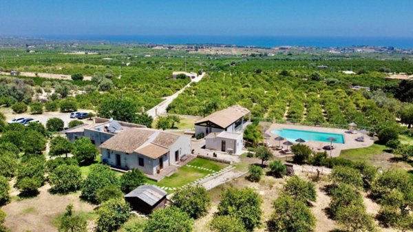 casa indipendente in vendita ad Avola