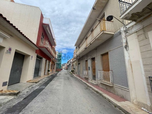 casa indipendente in vendita ad Avola