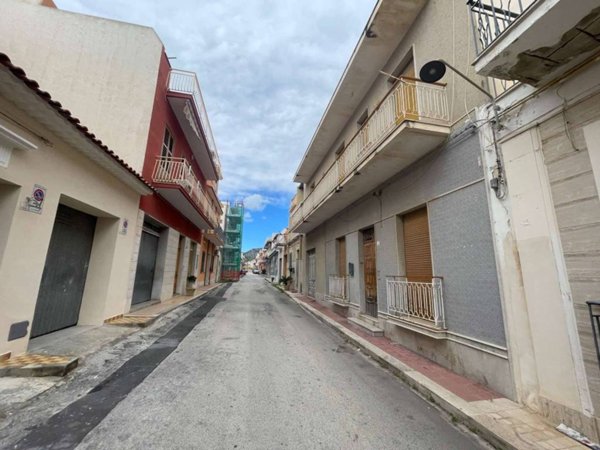 casa indipendente in vendita ad Avola