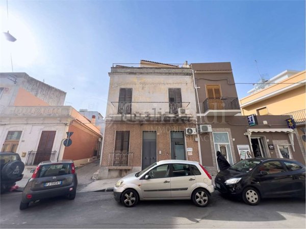 casa indipendente in vendita ad Avola
