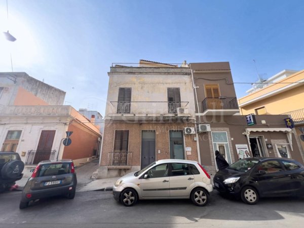 casa indipendente in vendita ad Avola