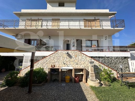 appartamento in vendita ad Avola in zona Chiusa di Carlo