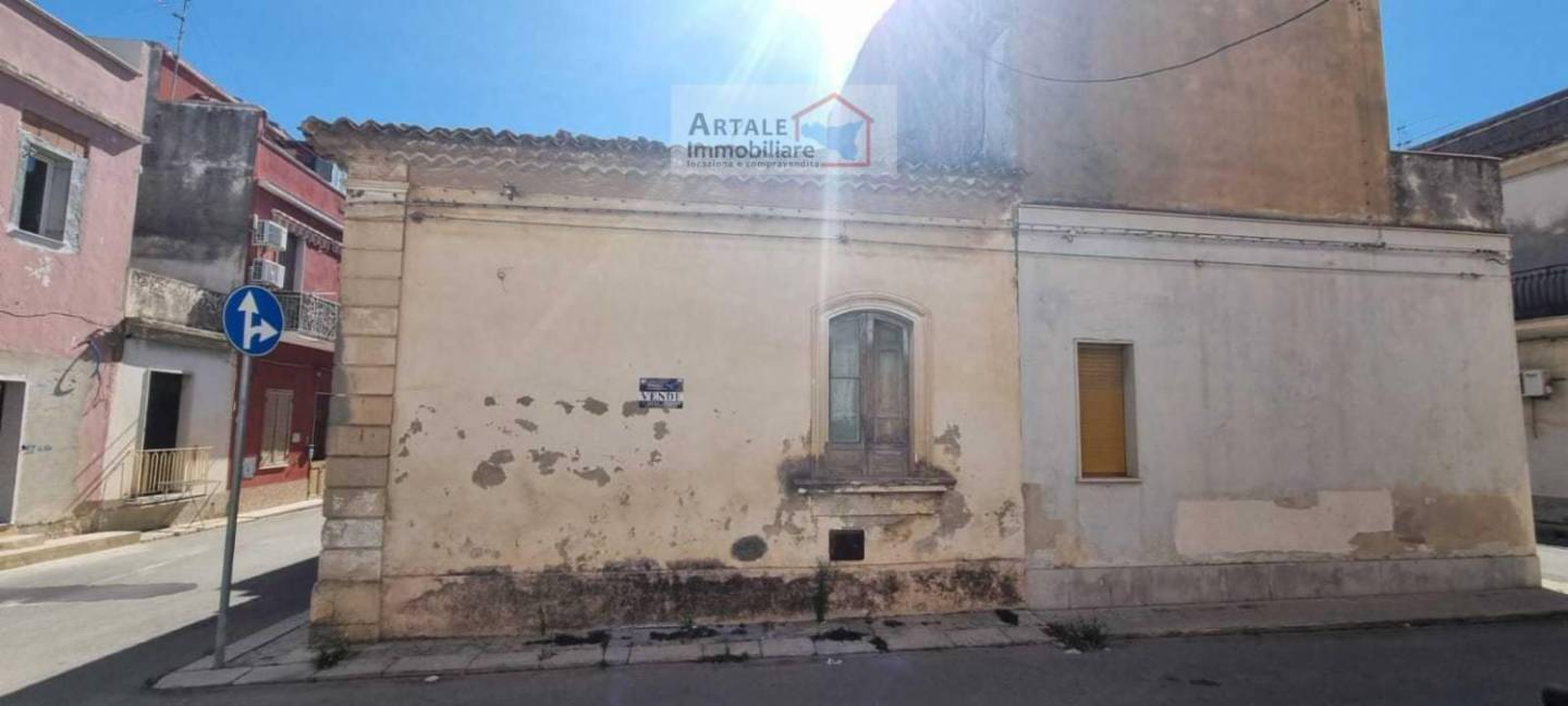 casa indipendente in vendita ad Avola