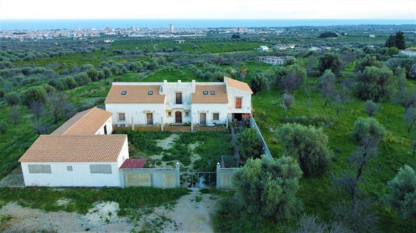 casa indipendente in vendita ad Avola