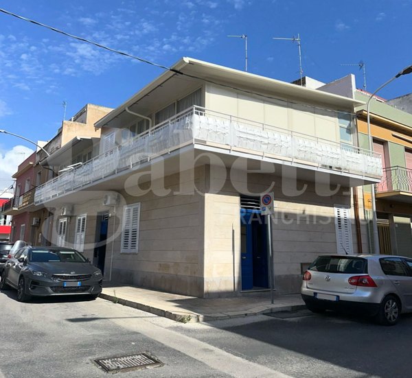 casa indipendente in vendita ad Avola
