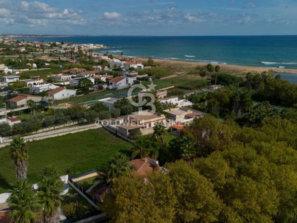 casa indipendente in vendita ad Avola