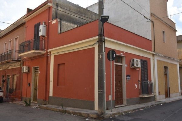 casa indipendente in vendita ad Avola