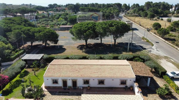 casa indipendente in vendita ad Avola