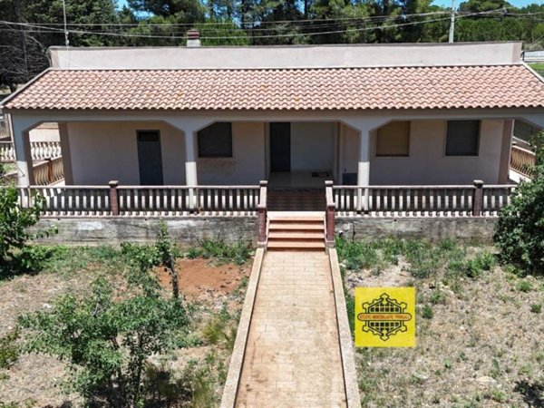 casa indipendente in vendita ad Avola