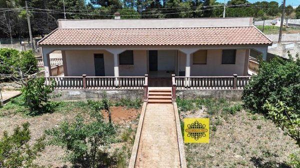 casa indipendente in vendita ad Avola