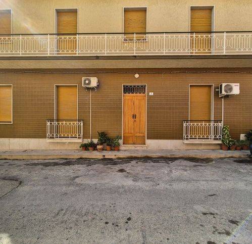 casa indipendente in vendita ad Avola