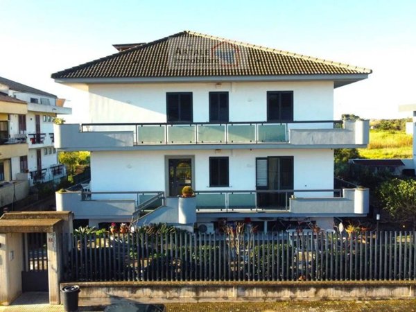 casa indipendente in vendita ad Avola