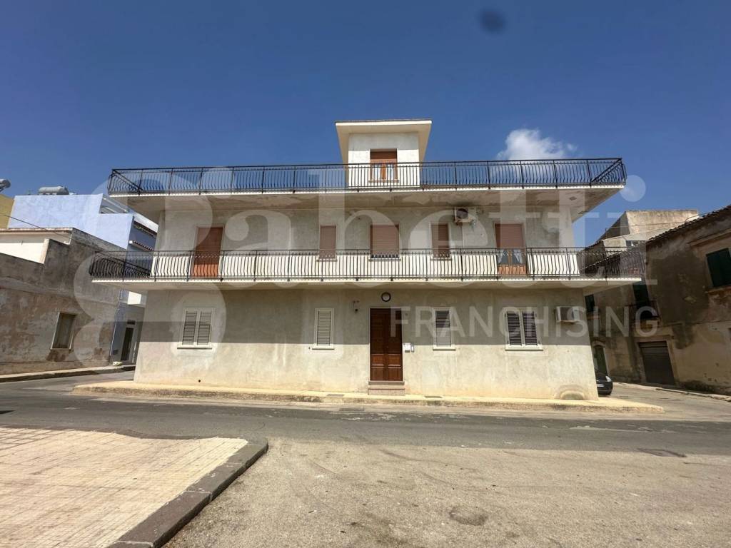 casa indipendente in vendita ad Avola