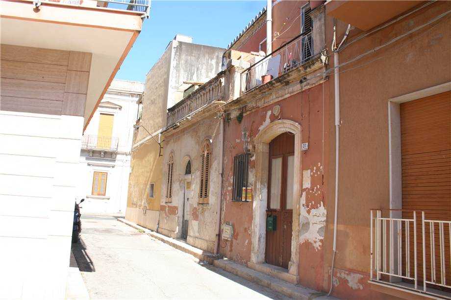 casa indipendente in vendita ad Avola