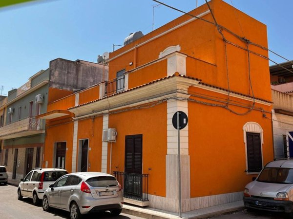 casa indipendente in vendita ad Avola