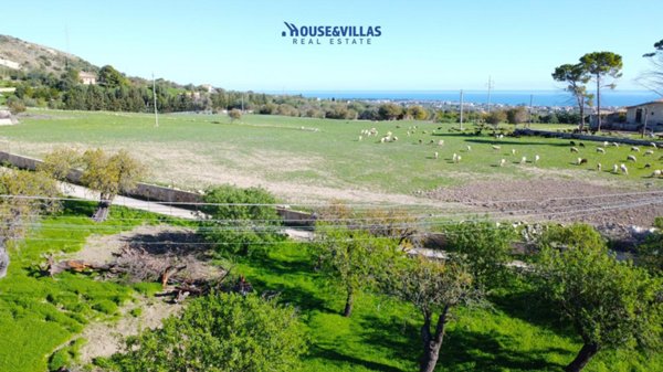 terreno agricolo in vendita ad Avola