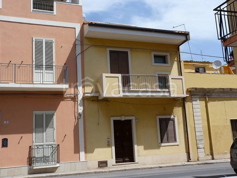 casa indipendente in vendita ad Avola