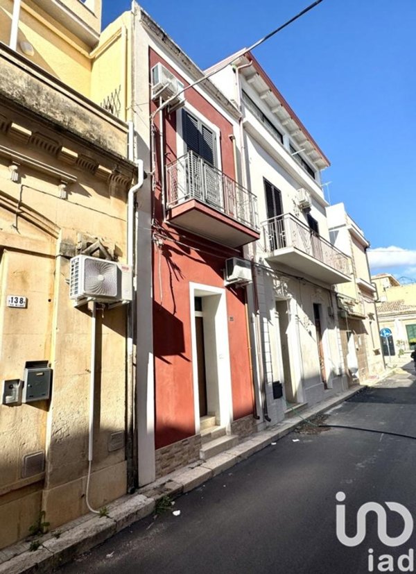 casa indipendente in vendita ad Avola