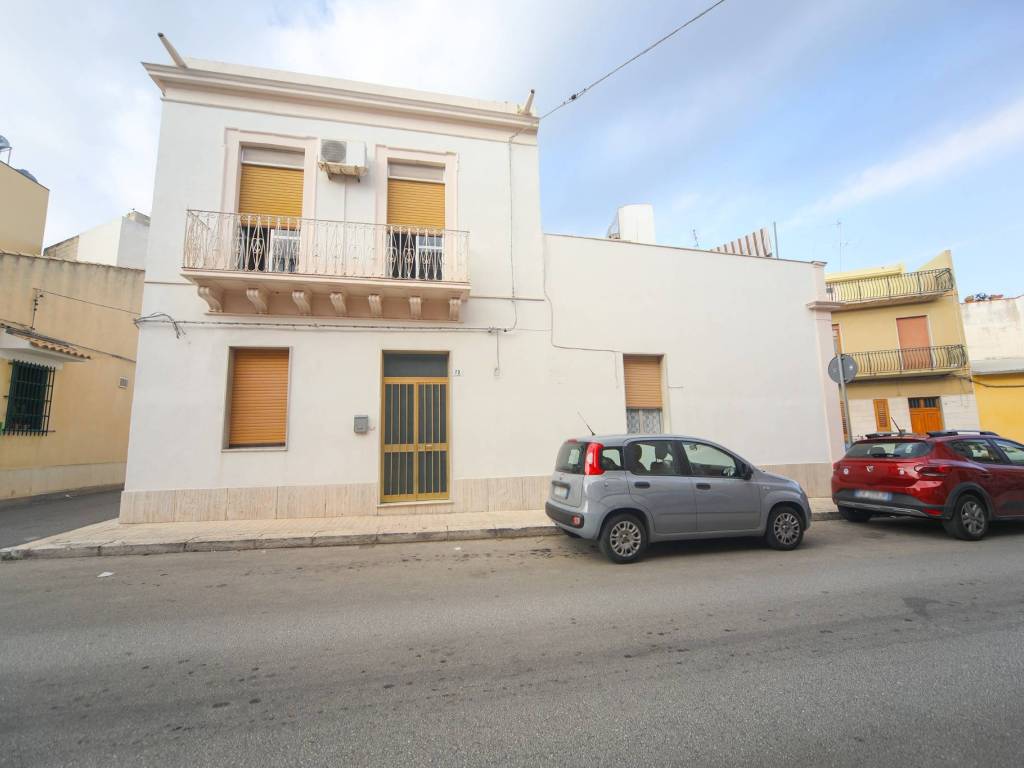 casa indipendente in vendita ad Avola