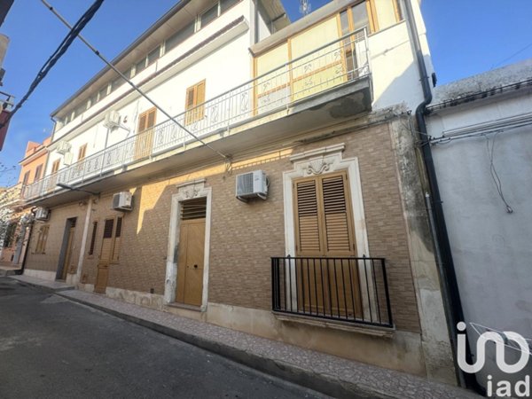 casa indipendente in vendita ad Avola