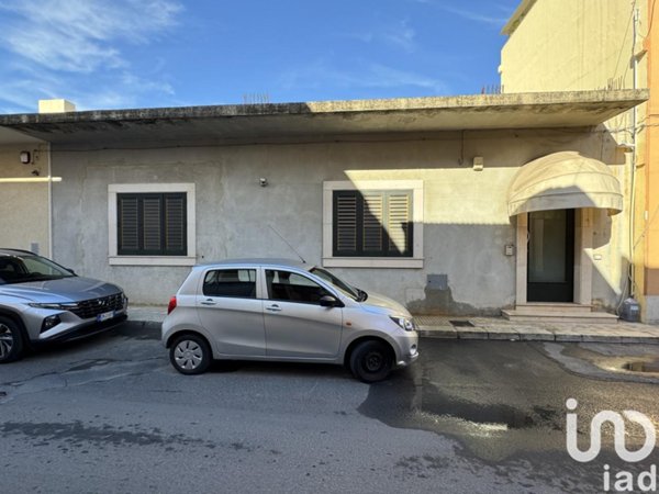casa indipendente in vendita ad Avola